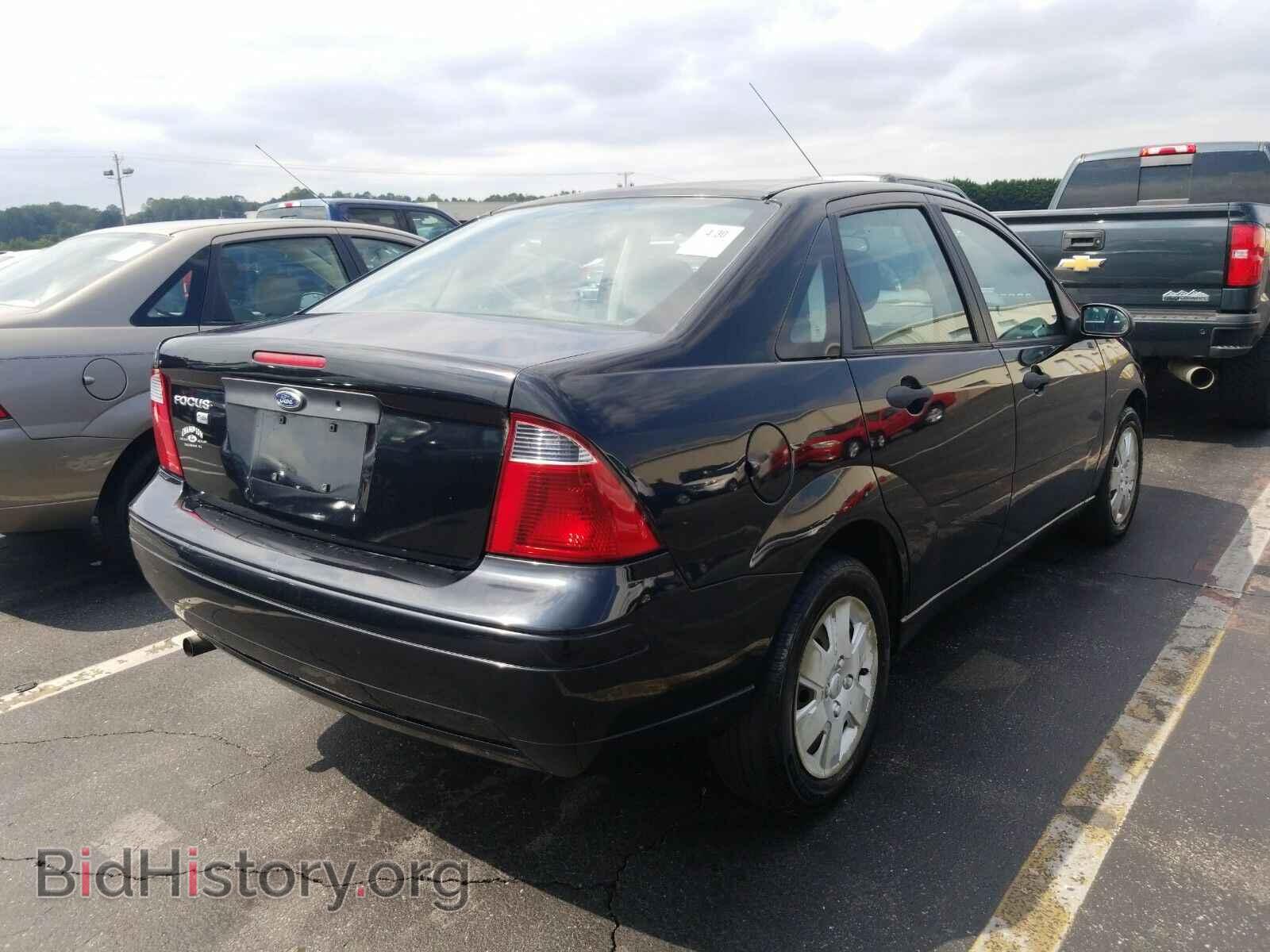 2007 Ford Focus - VIN: 1FAFP34N67W158434 - Фото 2