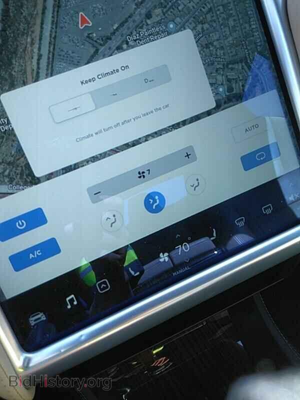 2015 Tesla Model S - VIN: 5YJSA1E24FF106483 - Photo 9