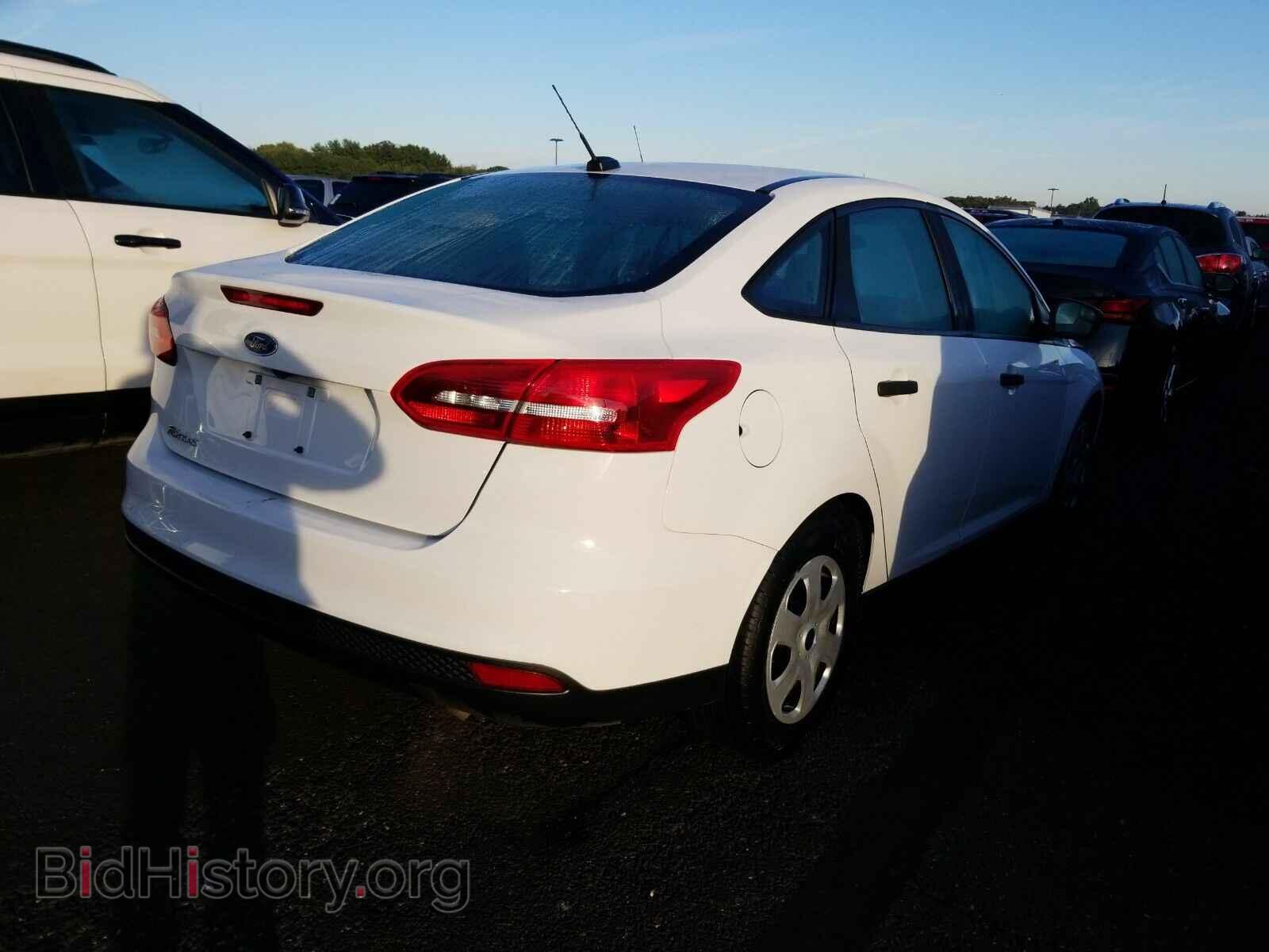 2017 Ford Focus - VIN: 1FADP3E23HL203246 - Фото 2