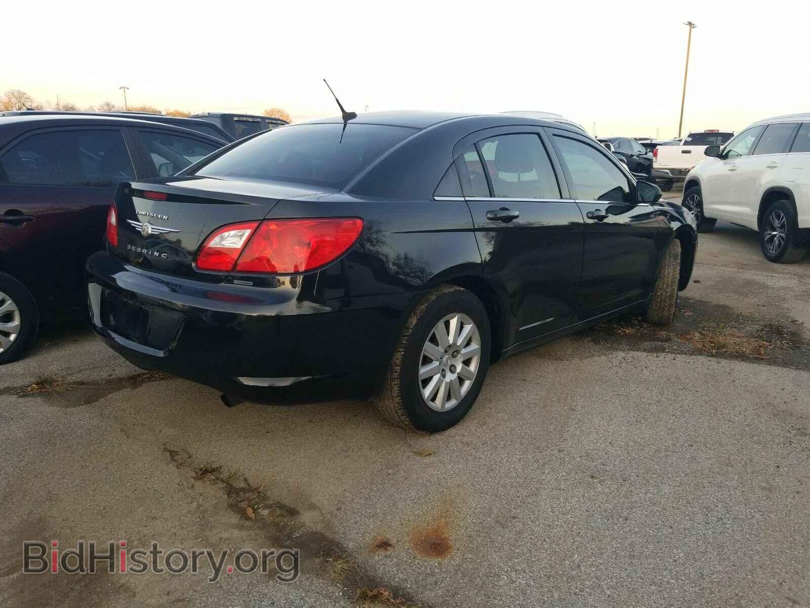 2010 Chrysler Sebring - VIN: 1C3CC4FB3AN166719 - Фото 2