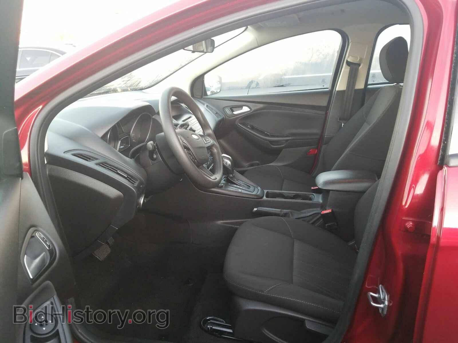 2016 Ford Focus - VIN: 1FADP3F23GL248748 - Photo 3