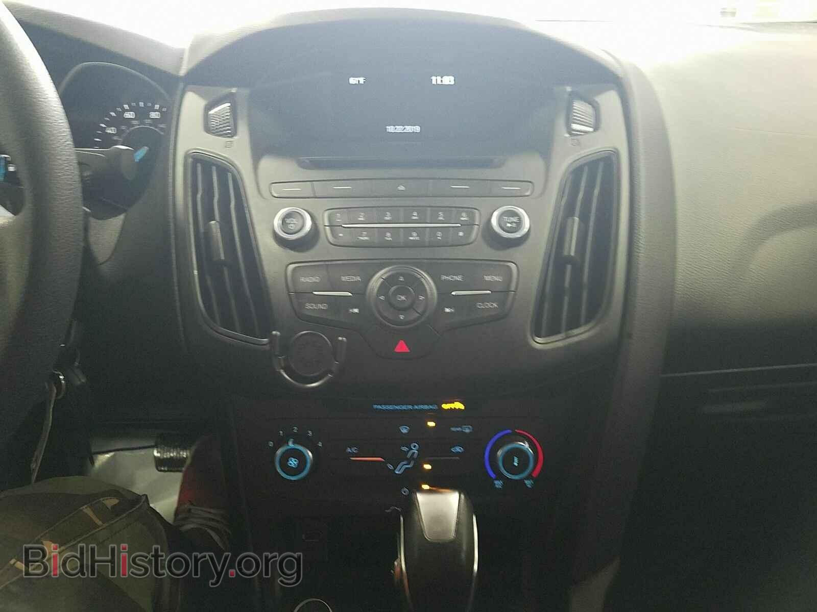 2016 Ford Focus - VIN: 1FADP3F27GL402698 - Фото 4