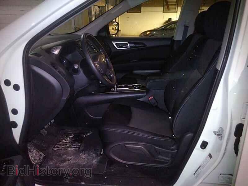2017 Nissan Pathfinder - VIN: 5N1DR2MM2HC621732 - Фото 3