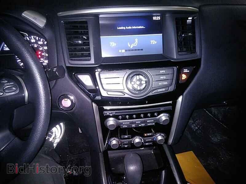 2017 Nissan Pathfinder - VIN: 5N1DR2MM2HC621732 - Фото 4