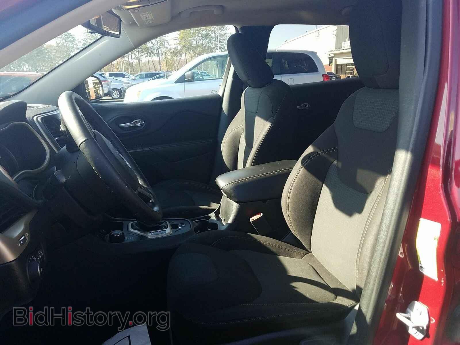 2017 Jeep Cherokee - VIN: 1C4PJMCB7HW556895 - Фото 3
