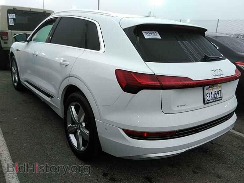 2019 Audi e-tron - VIN: WA1LAAGE9KB006348 - Фото 9