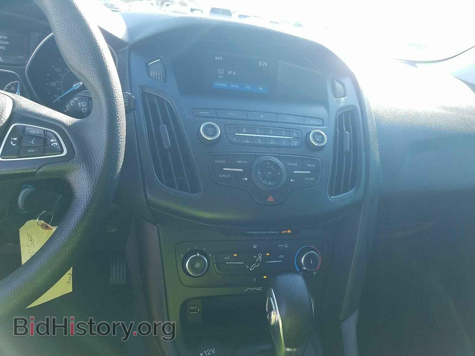 2018 Ford Focus - VIN: 1FADP3K25JL268836 - Фото 4