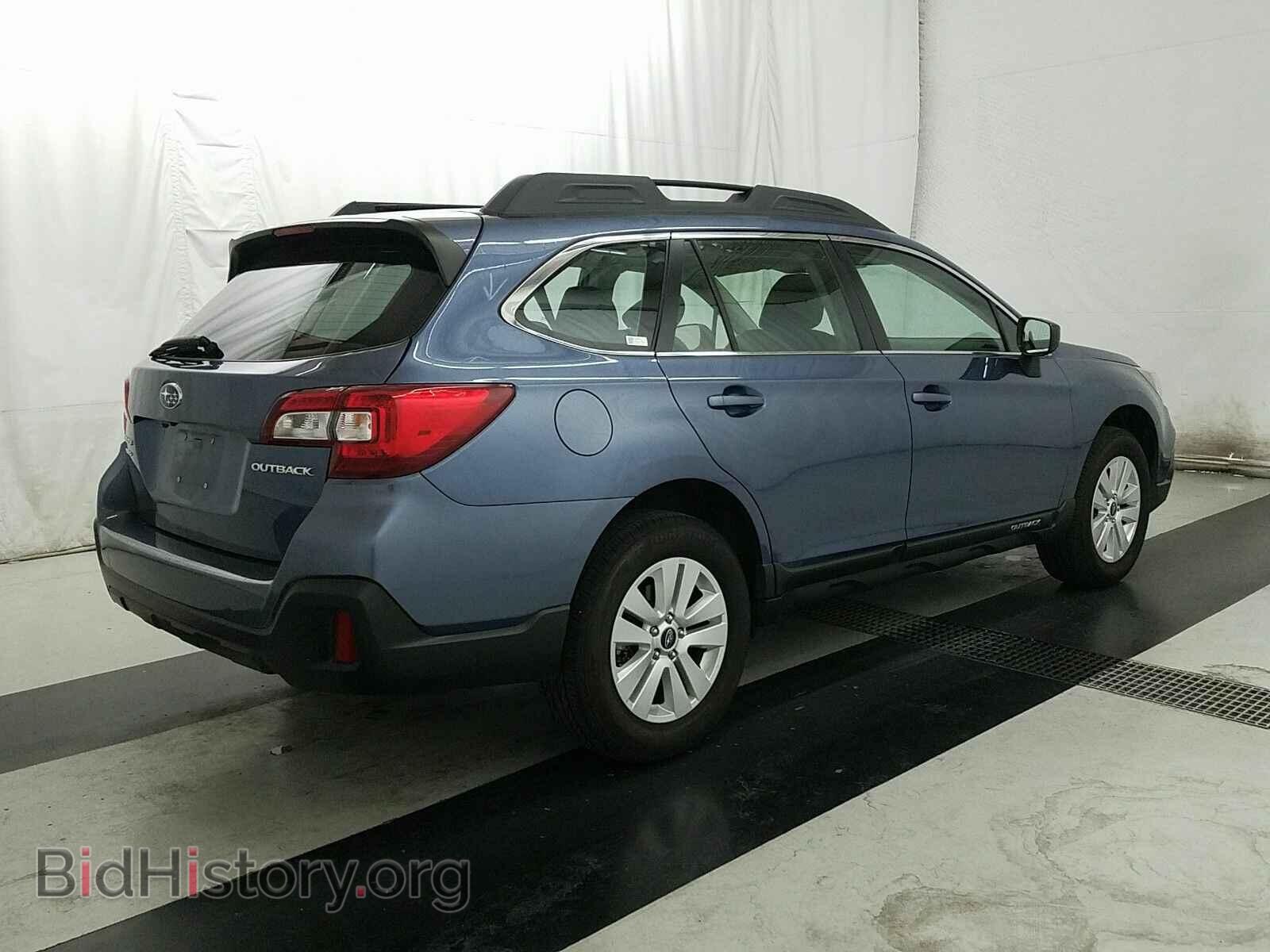 2018 Subaru Outback - VIN: 4S4BSAACXJ3384687 - Фото 4