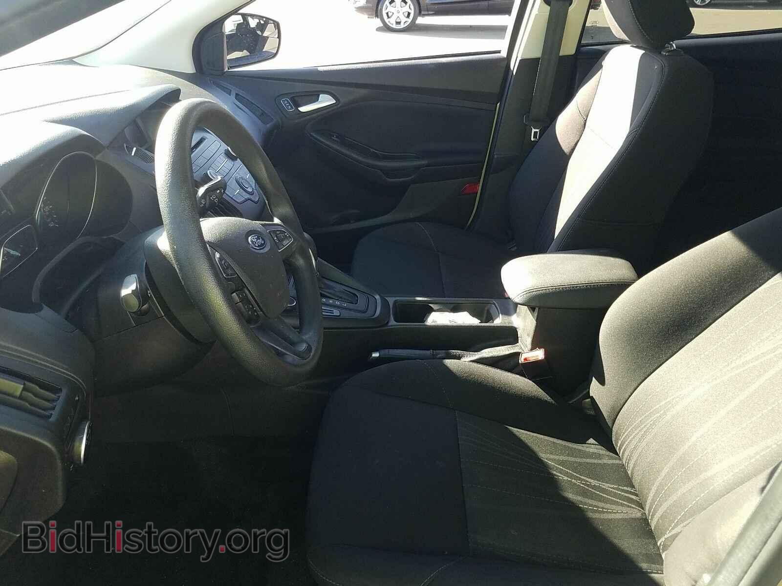 2017 Ford Focus - VIN: 1FADP3F21HL291261 - Фото 3