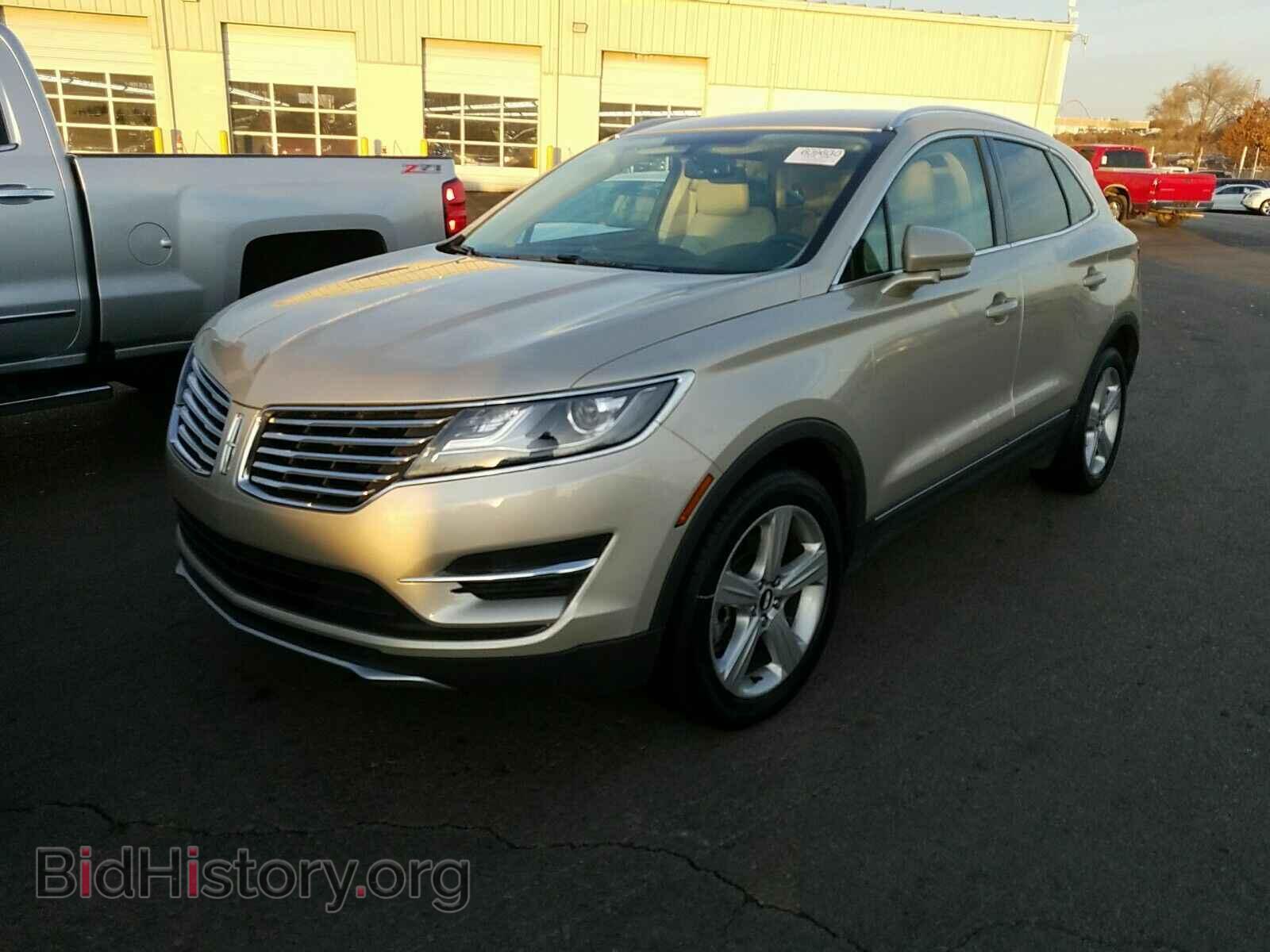 Фотография 5LMCJ1D91HUL52638 - Lincoln MKC 2017