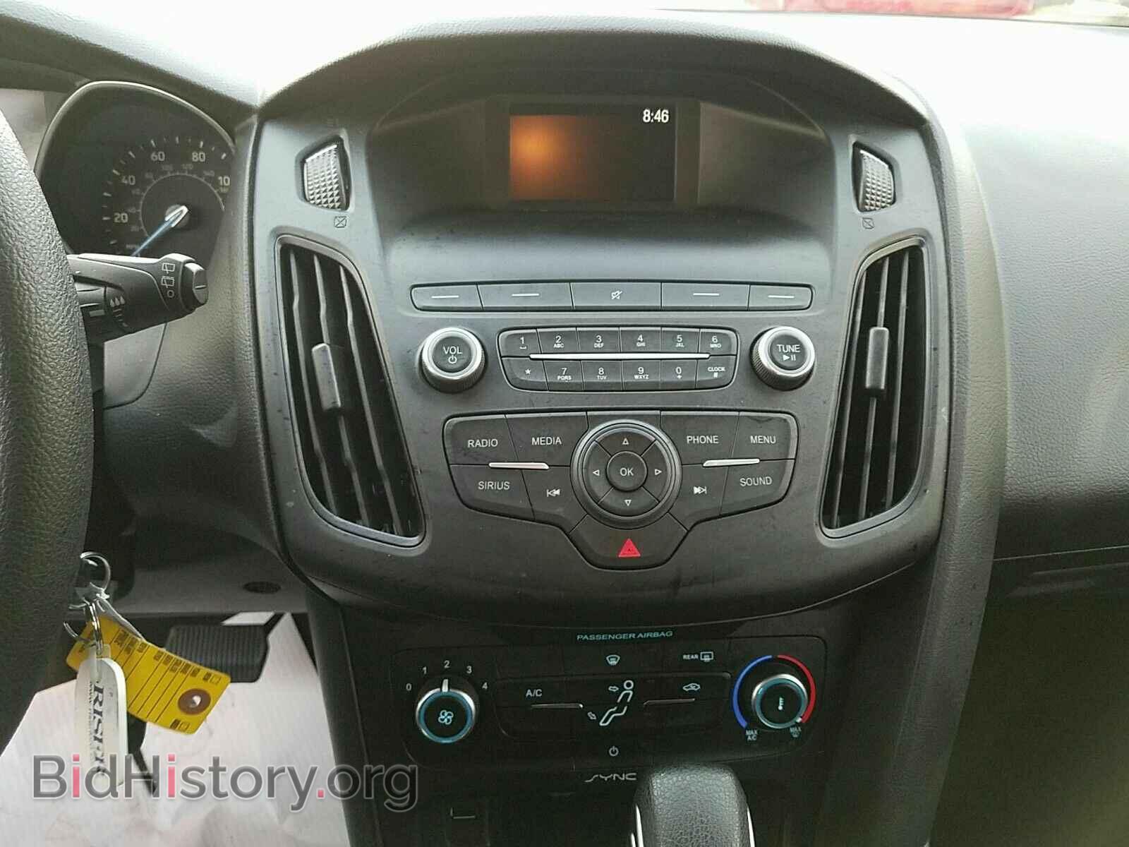 2018 Ford Focus - VIN: 1FADP3K2XJL265799 - Фото 4