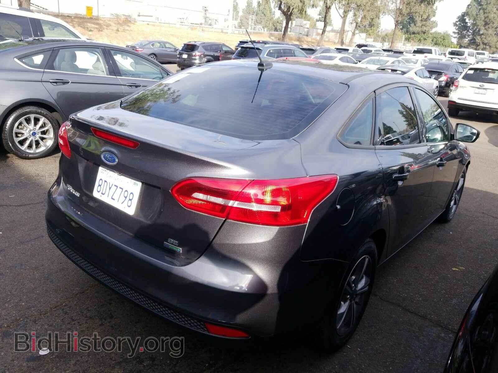 2017 Ford Focus - VIN: 1FADP3FEXHL308343 - Photo 2
