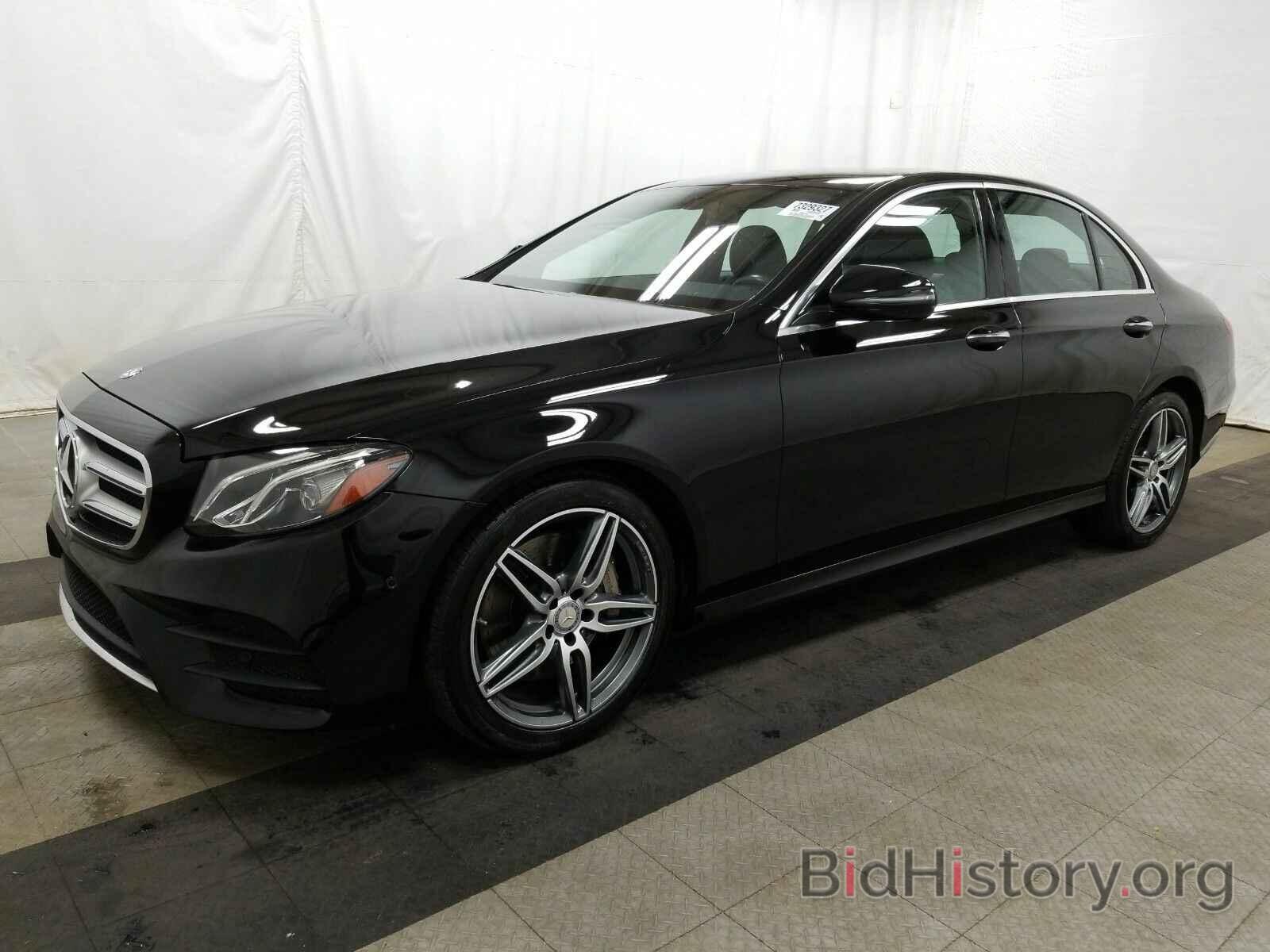 Photo WDDZF4KB9HA098579 - Mercedes-Benz E-Class 2017