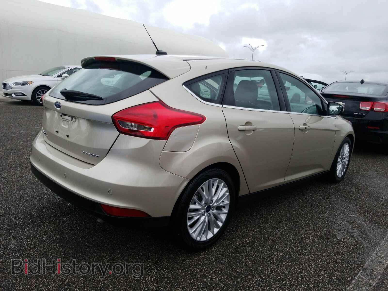 2017 Ford Focus - VIN: 1FADP3N27HL302068 - Photo 2