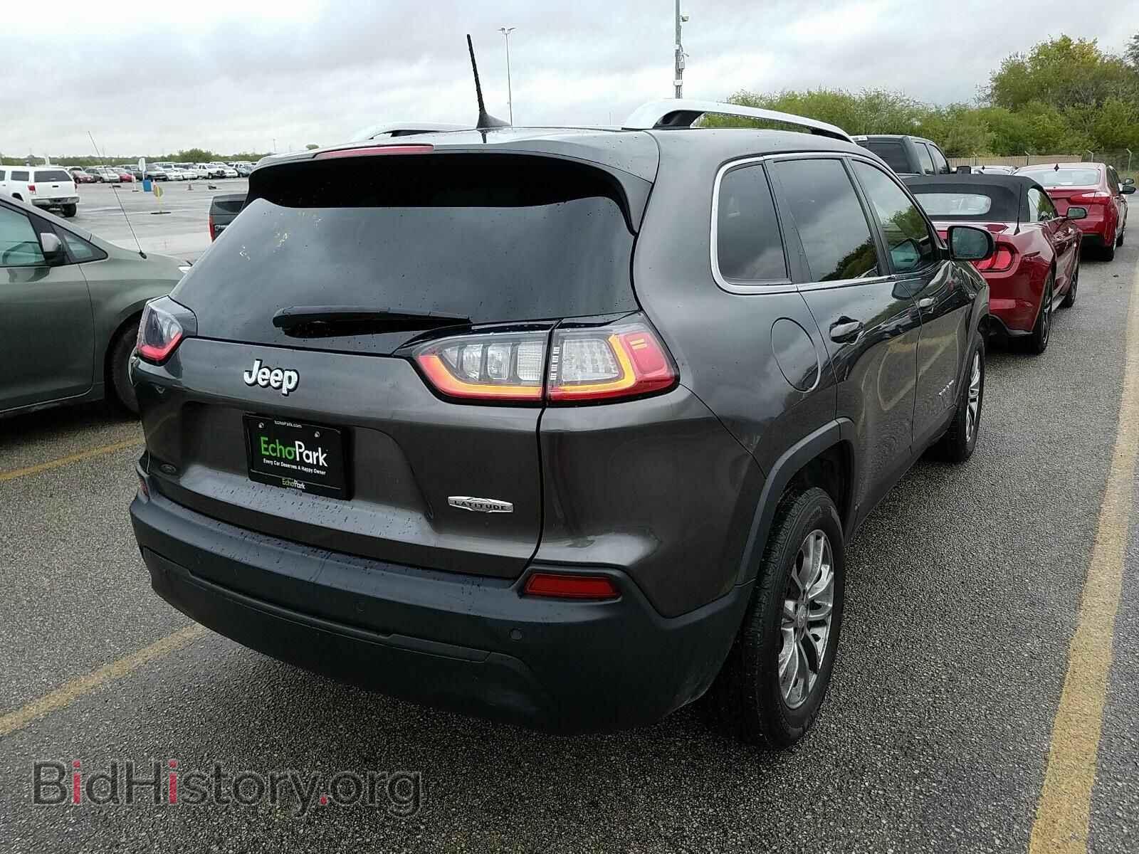 2019 Jeep Cherokee - VIN: 1C4PJLLB4KD358109 - Photo 2