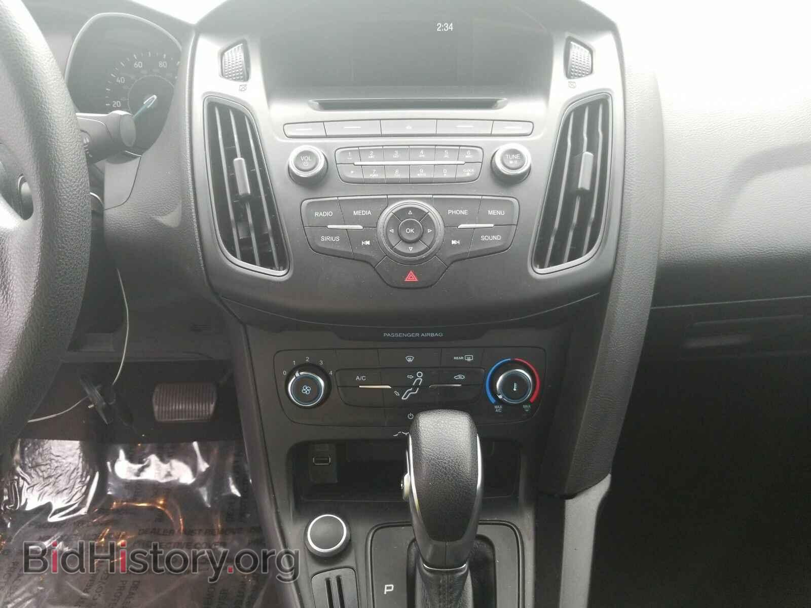 2017 Ford Focus - VIN: 1FADP3F25HL224114 - Фото 4