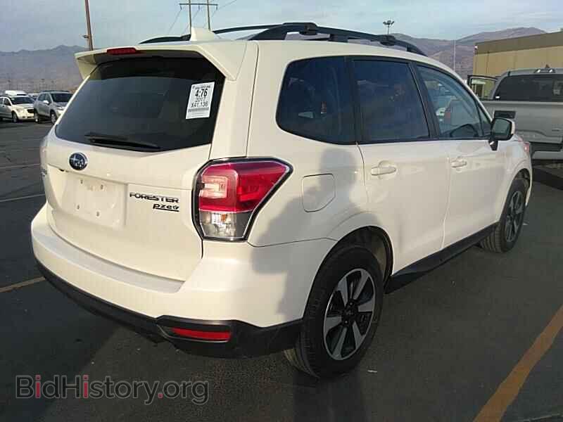 2017 Subaru Forester - VIN: JF2SJAEC2HH812302 - Фото 2