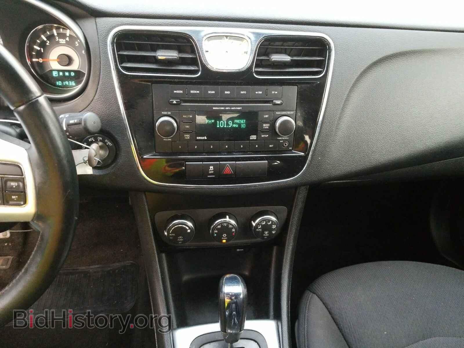 2013 Chrysler 200 - VIN: 1C3CCBBB3DN525551 - Фото 4