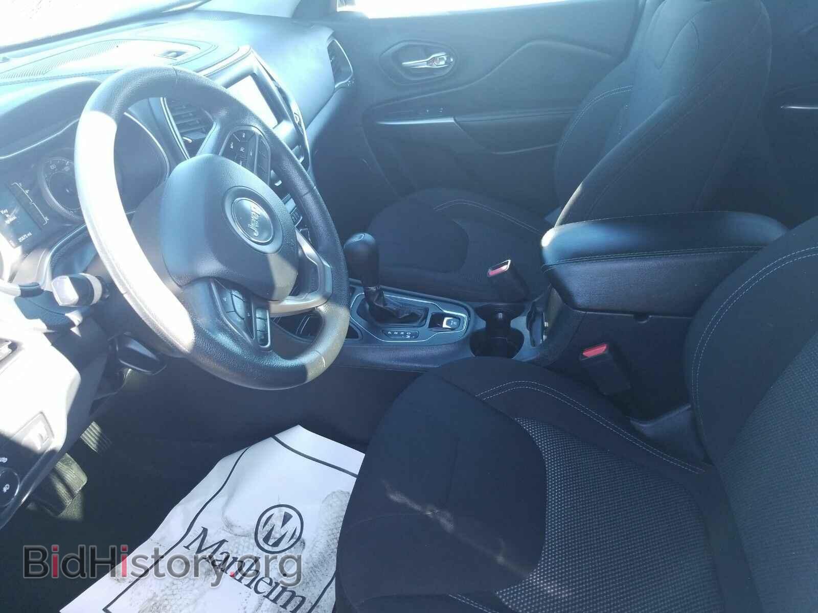2019 Jeep Cherokee - VIN: 1C4PJLCB6KD332224 - Photo 3