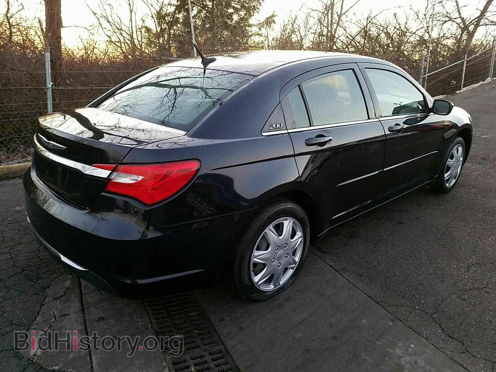 2011 Chrysler 200 - VIN: 1C3BC4FBXBN550705 - Фото 2