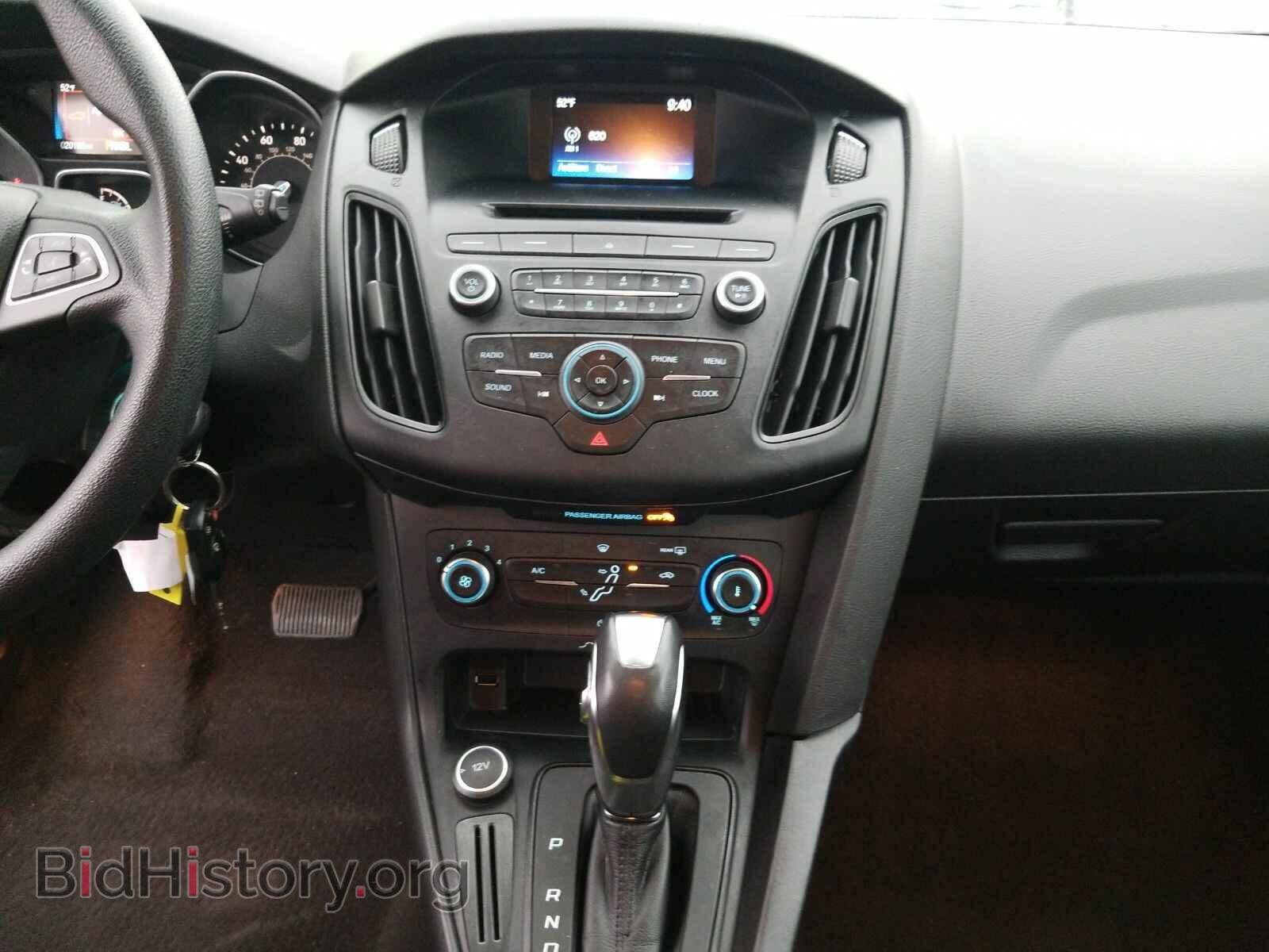 2016 Ford Focus - VIN: 1FADP3K23GL304032 - Фото 4