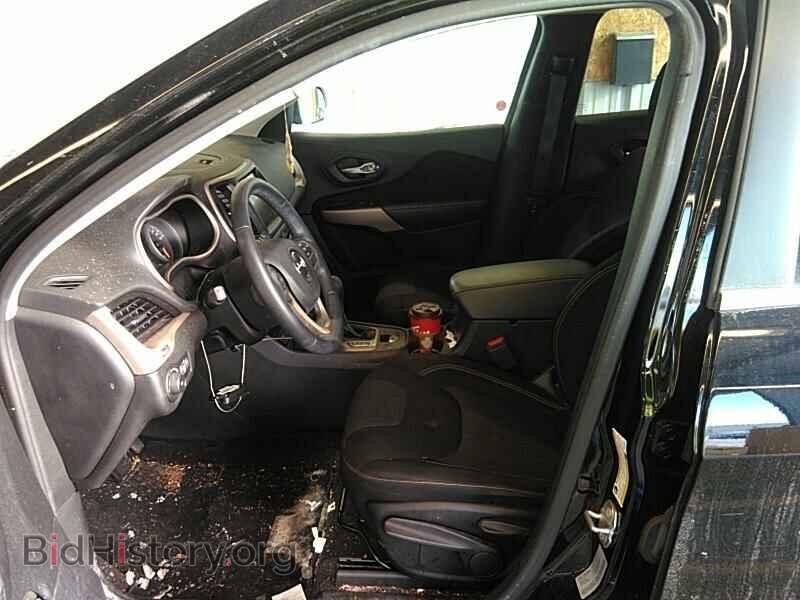 2017 Jeep Cherokee - VIN: 1C4PJMCS9HW609645 - Фото 3