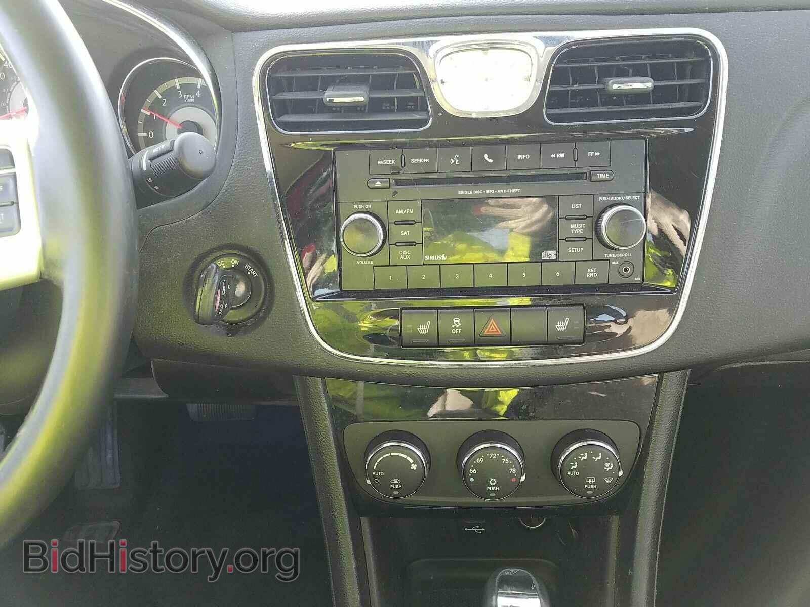 2013 Chrysler 200 - VIN: 1C3CCBCBXDN721551 - Фото 4