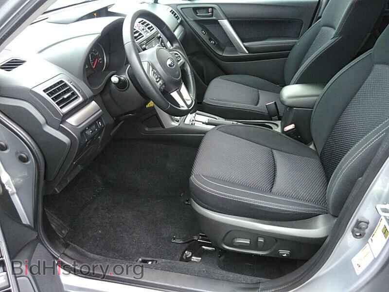 2017 Subaru Forester - VIN: JF2SJAEC8HH464862 - Фото 3