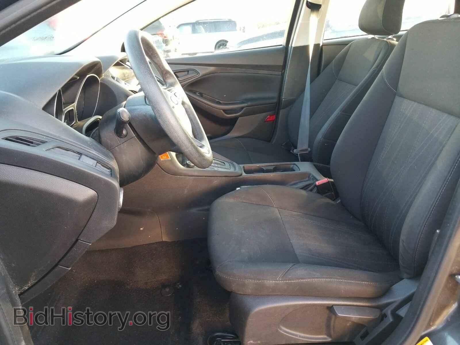 2016 Ford Focus - VIN: 1FADP3E23GL331226 - Фото 3