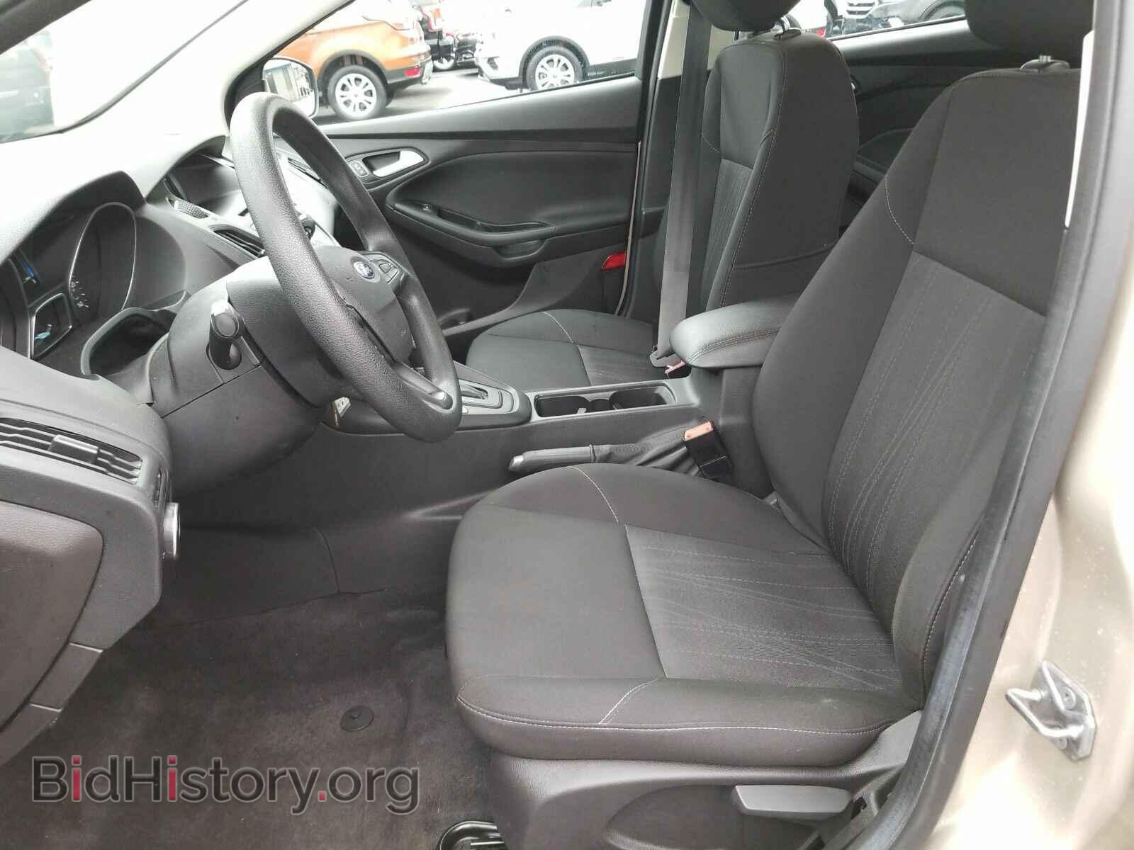 2017 Ford Focus - VIN: 1FADP3F24HL209460 - Фото 3