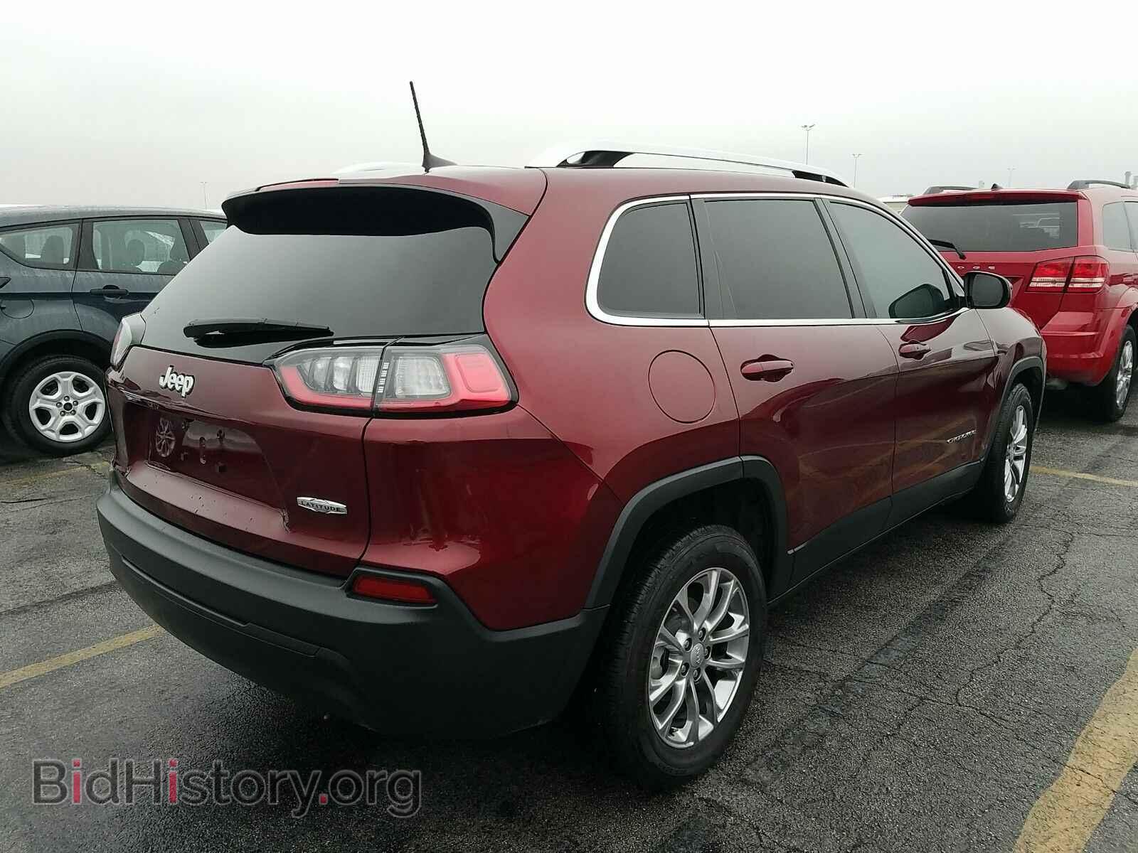 2019 Jeep Cherokee - VIN: 1C4PJLLB0KD204318 - Photo 2