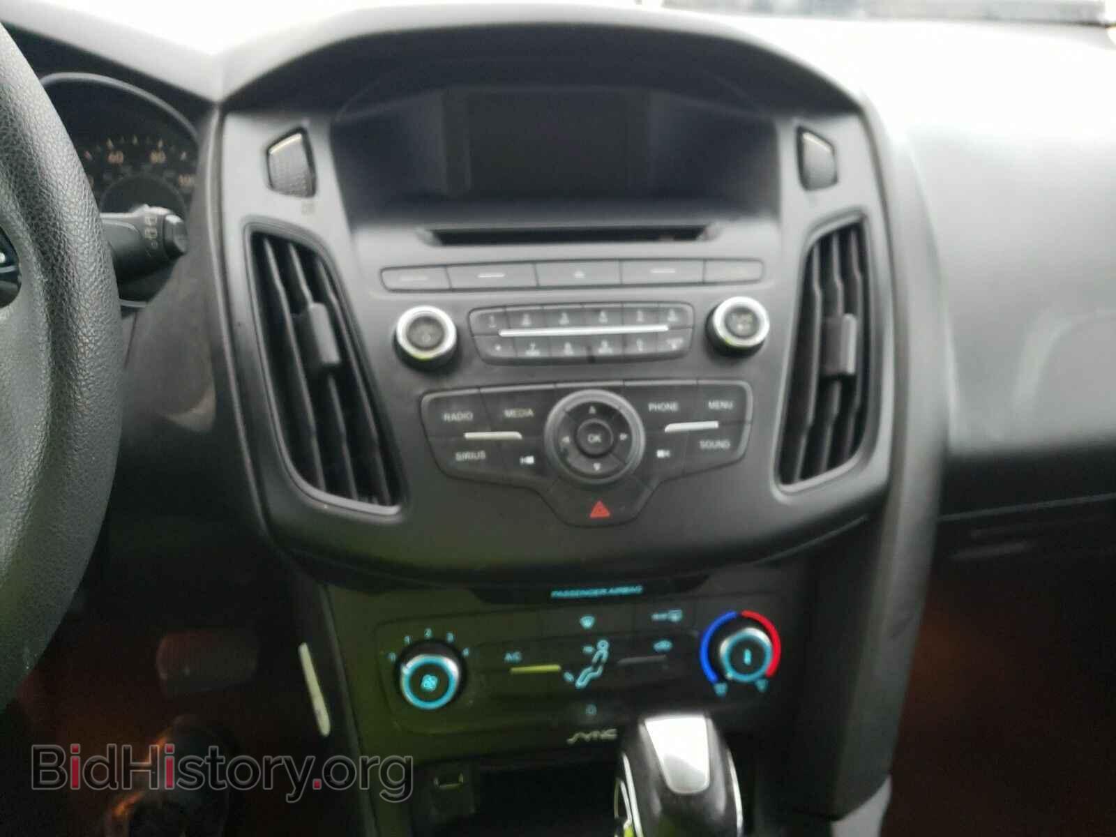 2015 Ford Focus - VIN: 1FADP3K29FL209165 - Фото 4