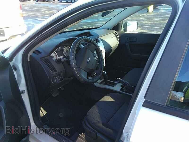 2009 Ford Focus - VIN: 1FAHP35N19W160263 - Фото 3