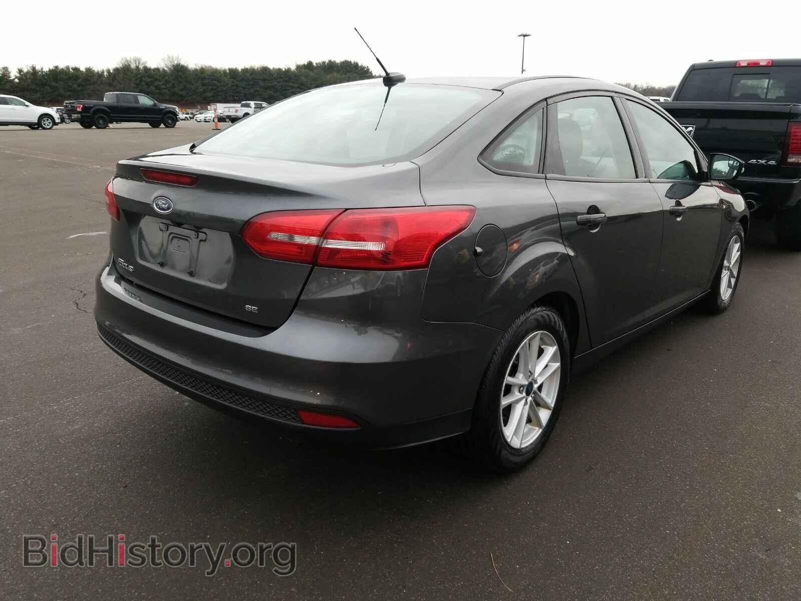 2017 Ford Focus - VIN: 1FADP3F21HL262861 - Фото 2