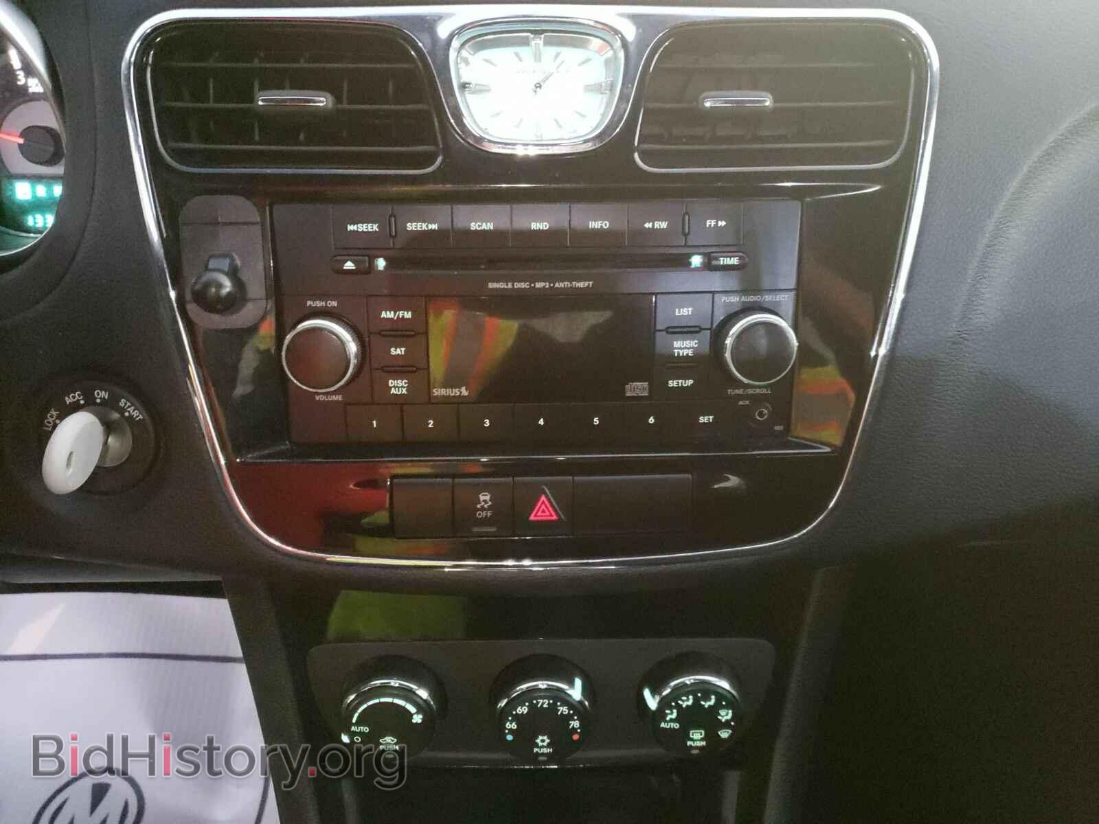 2013 Chrysler 200 - VIN: 1C3CCBBG8DN531938 - Фото 4