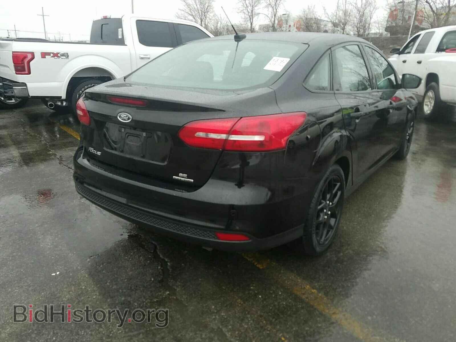 2016 Ford Focus - VIN: 1FADP3F20GL245631 - Фото 2