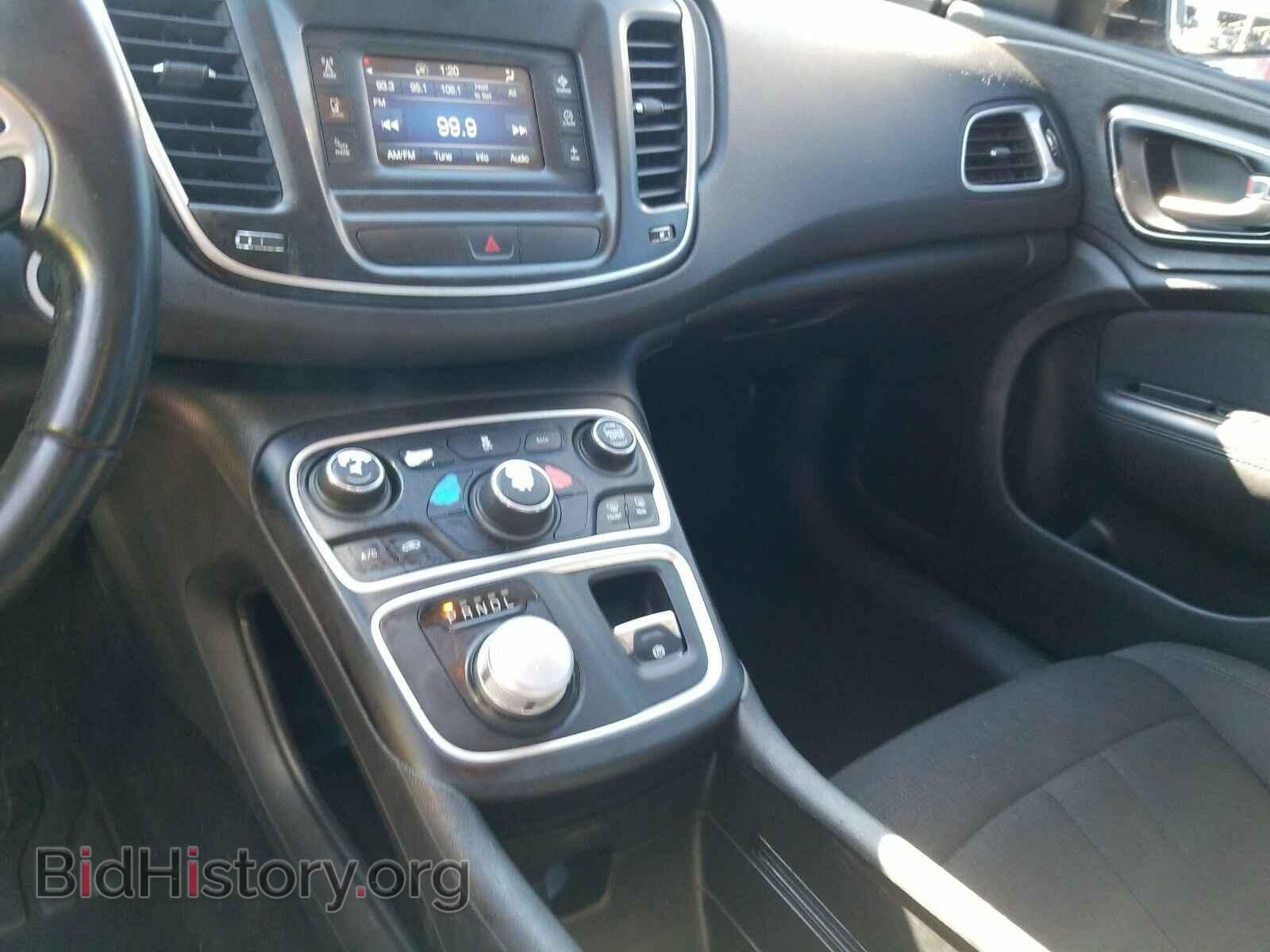 2016 Chrysler 200 - VIN: 1C3CCCFB8GN188041 - Фото 4