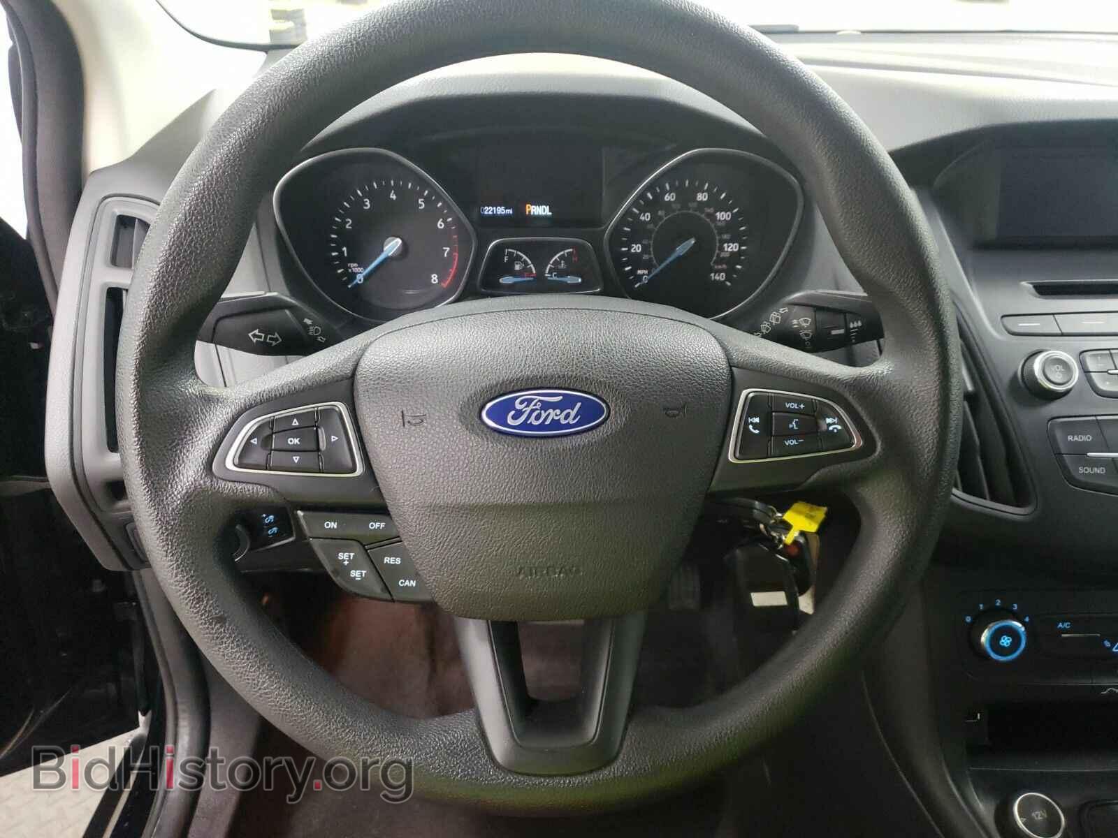 2016 Ford Focus - VIN: 1FADP3K23GL206392 - Photo 10