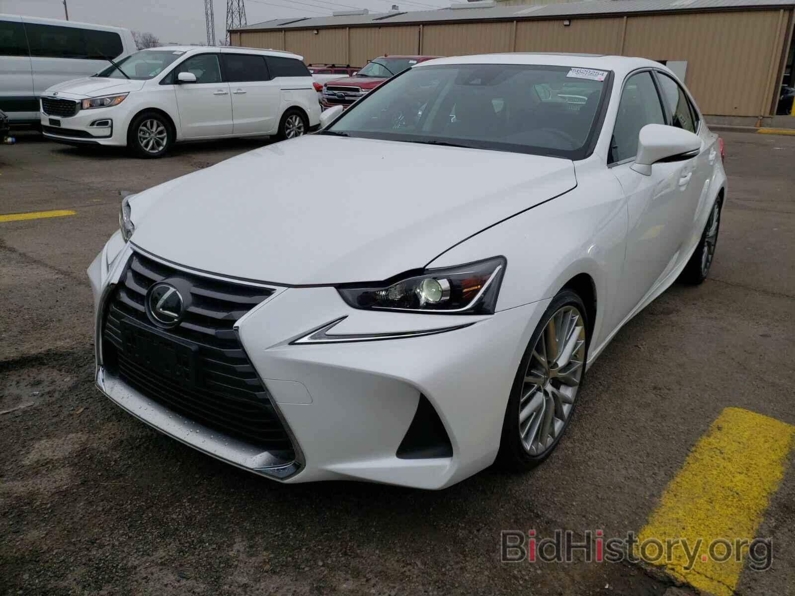 Фотография JTHBA1D29H5043045 - Lexus IS 2017