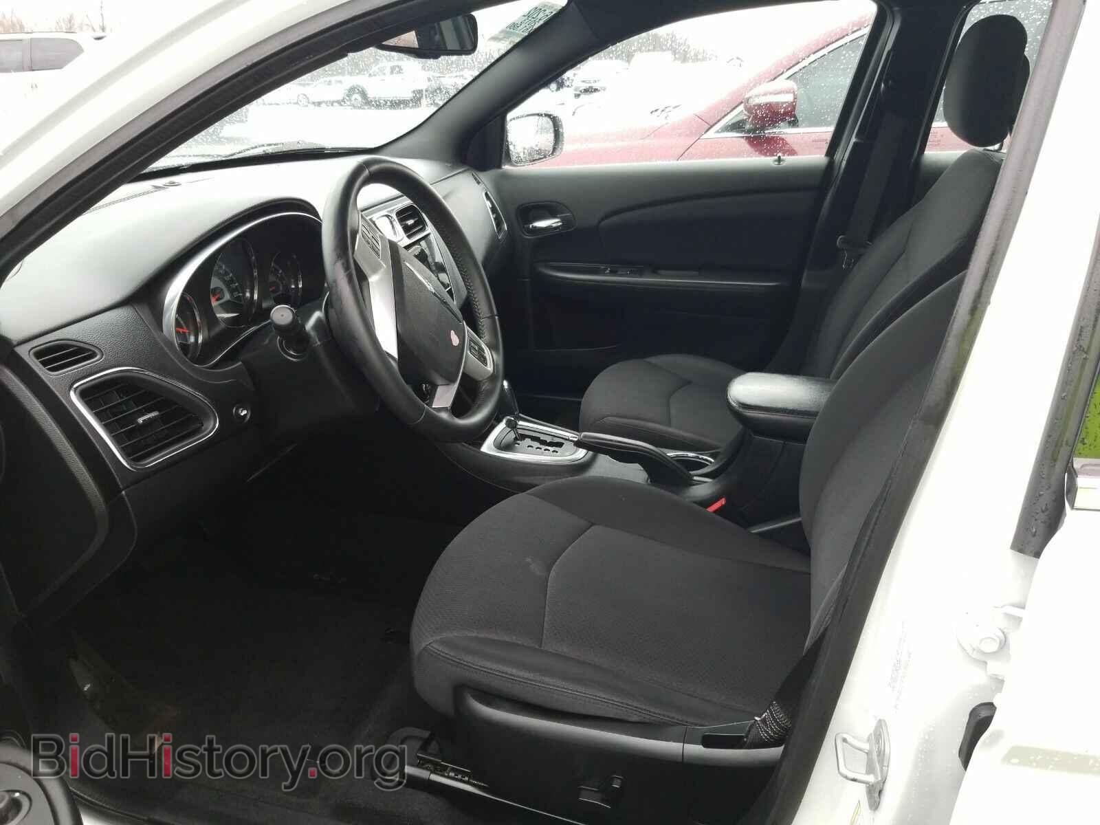 2013 Chrysler 200 - VIN: 1C3CCBBB4DN739108 - Фото 3