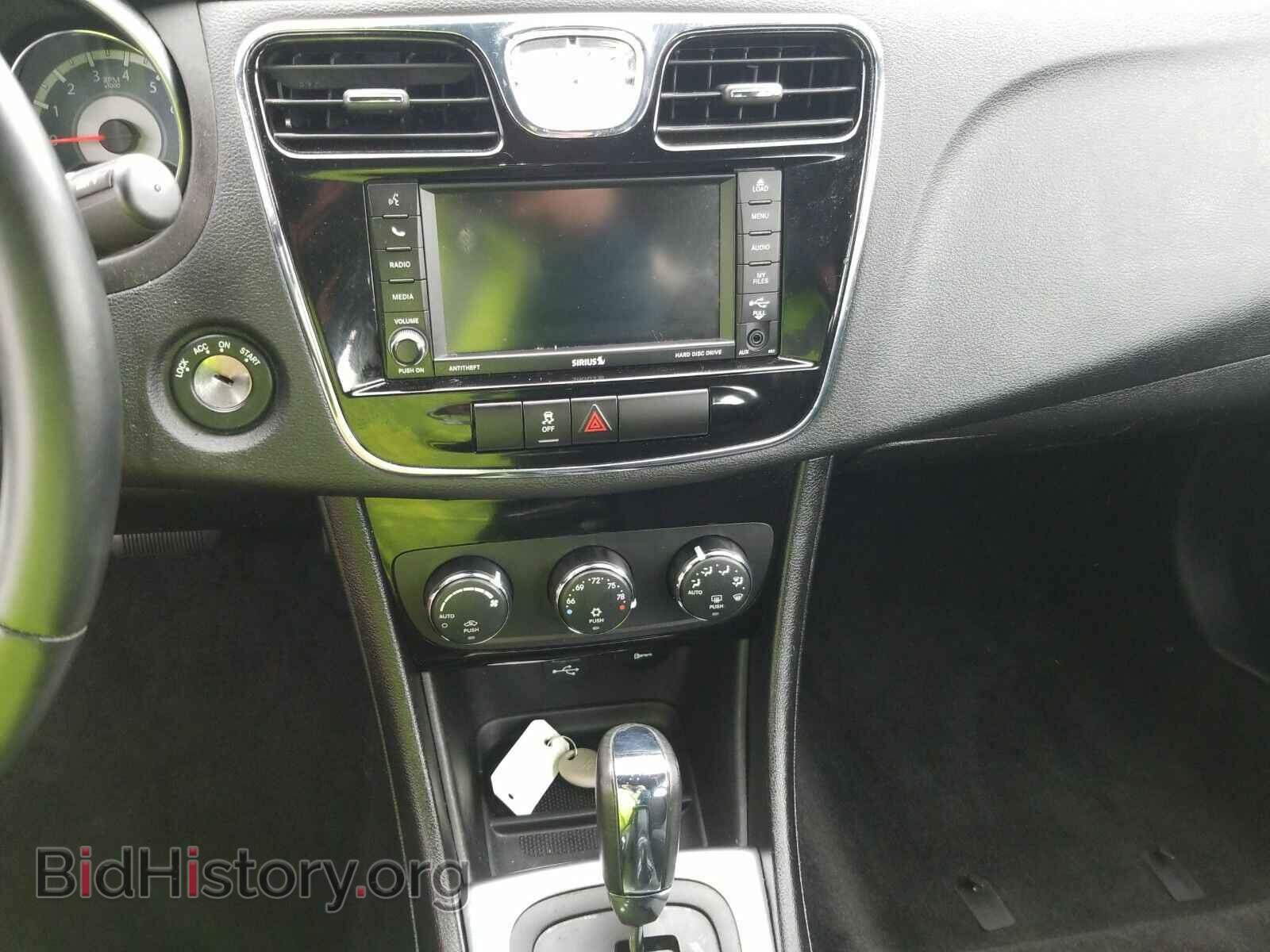 2013 Chrysler 200 - VIN: 1C3CCBBB4DN739108 - Фото 4