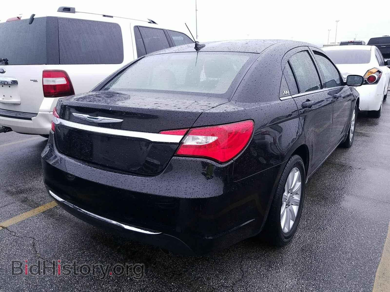 2011 Chrysler 200 - VIN: 1C3BC1FG7BN604651 - Фото 2