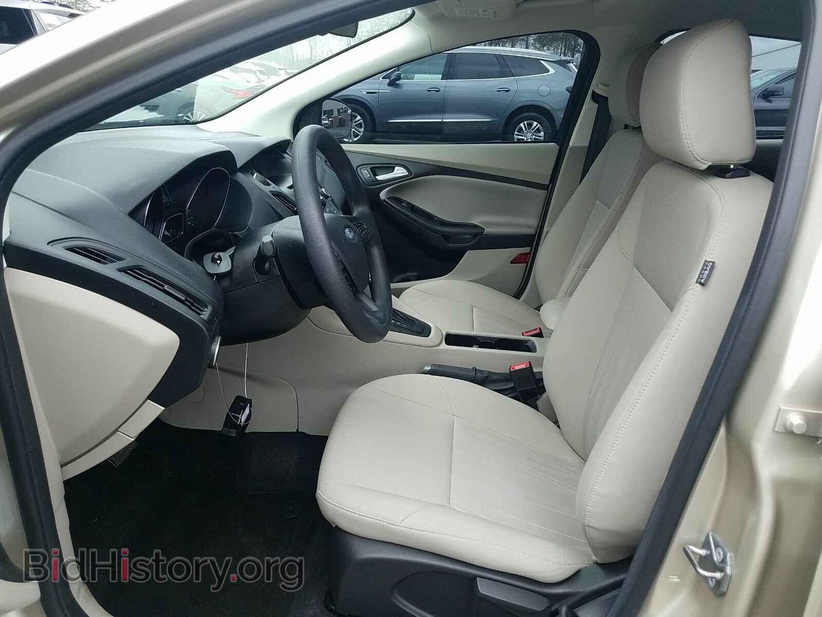 2017 Ford Focus - VIN: 1FADP3K22HL326945 - Фото 3