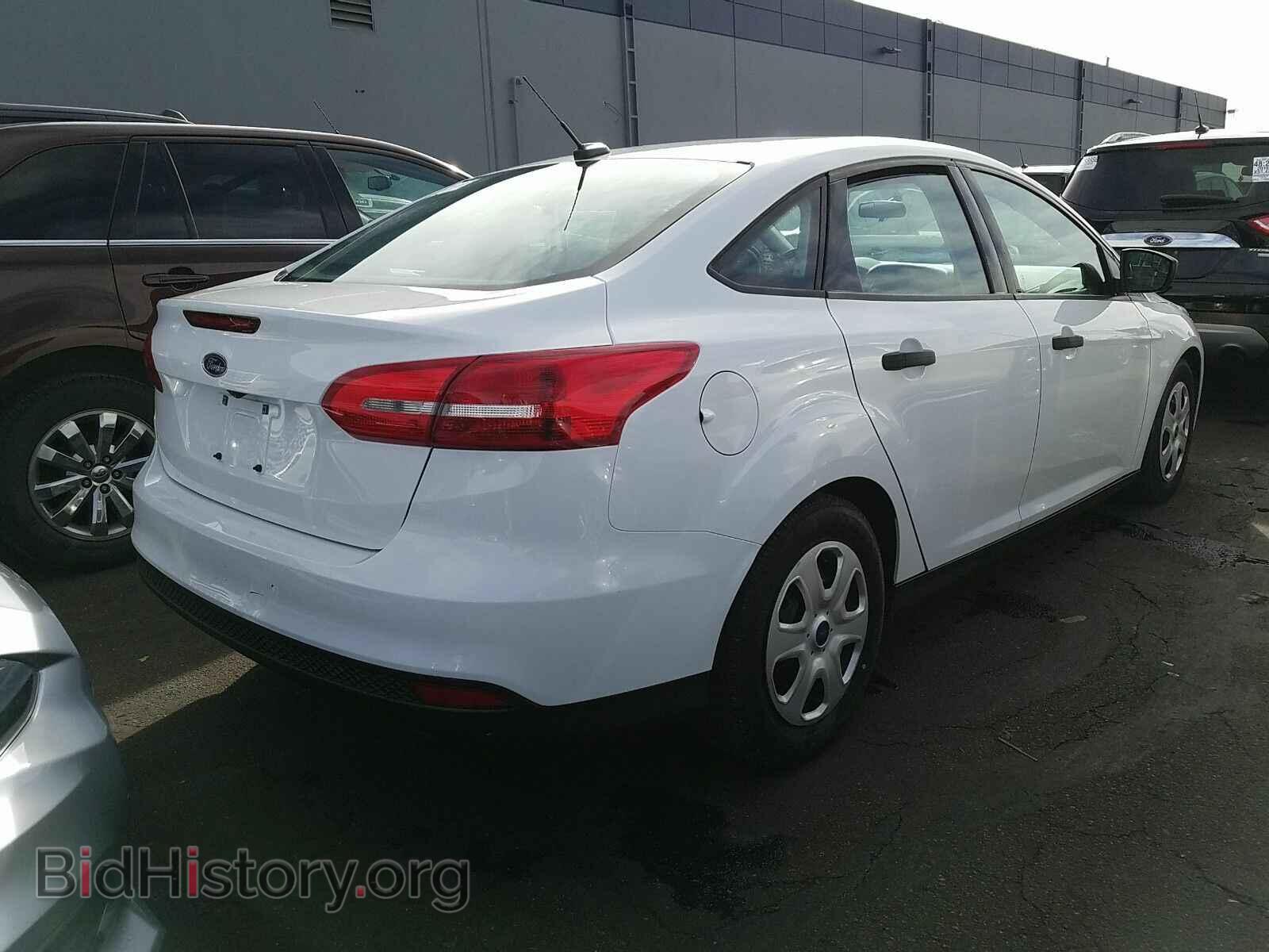 2016 Ford Focus - VIN: 1FADP3E29GL295056 - Фото 2
