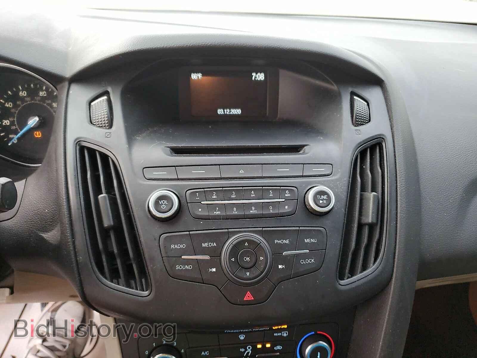2016 Ford Focus - VIN: 1FADP3F27GL262510 - Фото 4