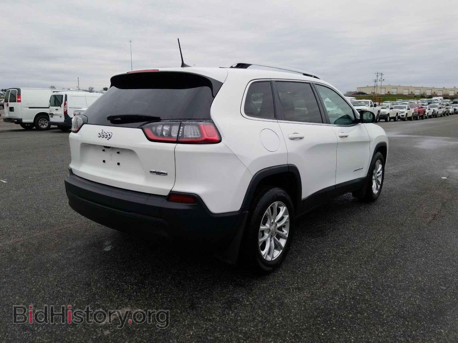 2019 Jeep Cherokee - VIN: 1C4PJLCB2KD387625 - Фото 2