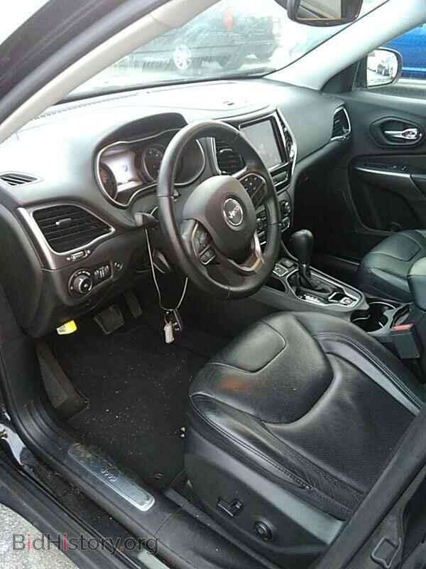 2019 Jeep Cherokee - VIN: 1C4PJLDB4KD170186 - Фото 3