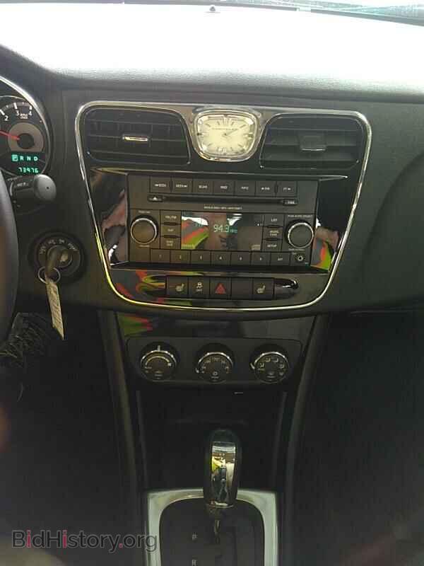2013 Chrysler 200 - VIN: 1C3CCBCG3DN513555 - Фото 4