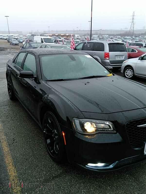 2019 Chrysler 300 - VIN: 2C3CCABG9KH555441 - Фото 9