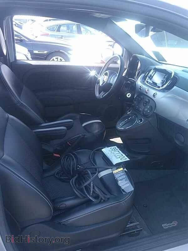 2017 FIAT 500e - VIN: 3C3CFFGE8HT598213 - Фото 8